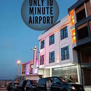Continental Airport فندق